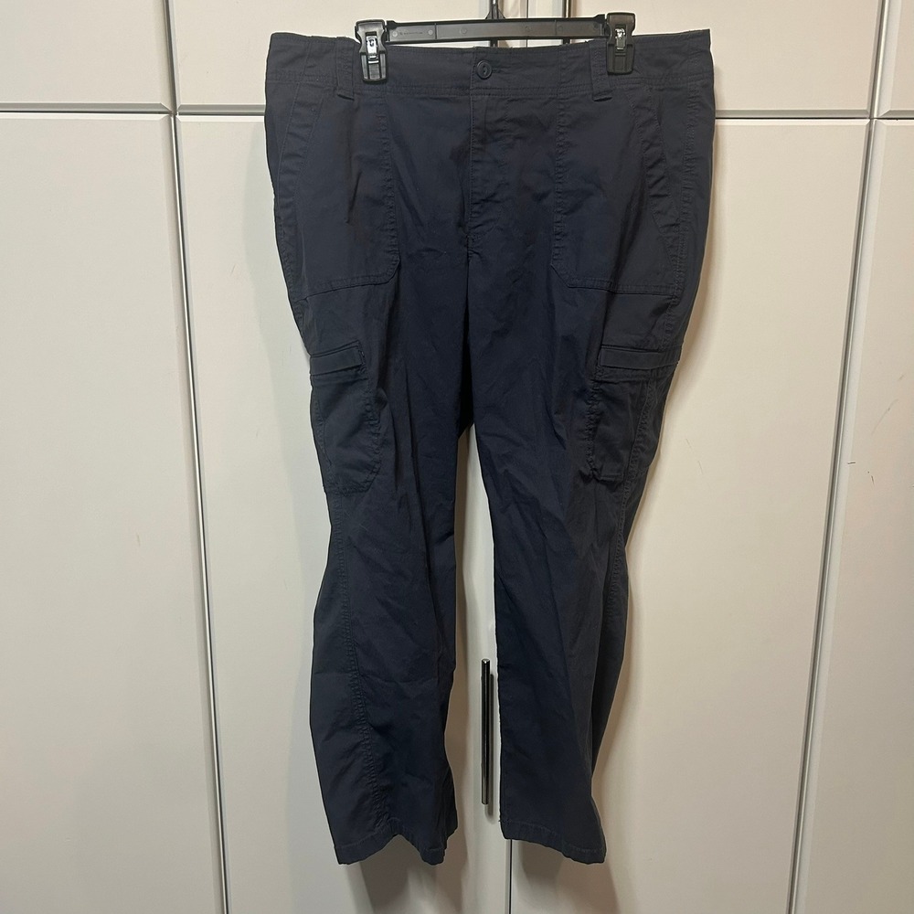 LL Bean Womens 18 Petite Navy Blue‎ Cargo Pants Straight Leg Outdoor Utility